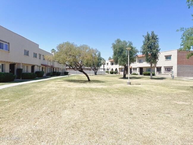 Building Photo - 6845 E Osborn Rd