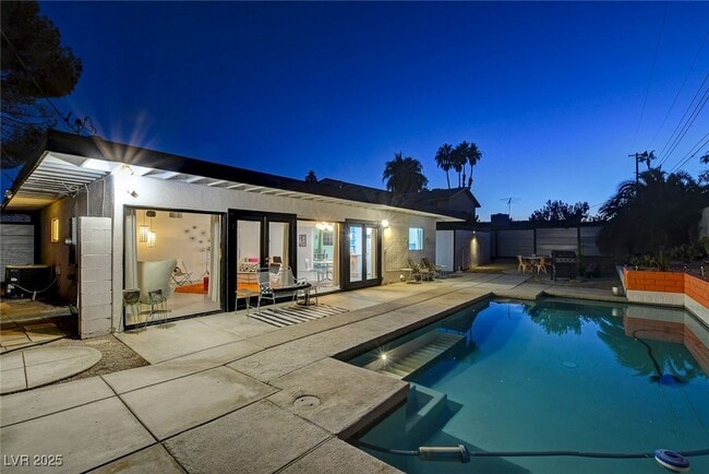 Building Photo - 1558 Aztec Way