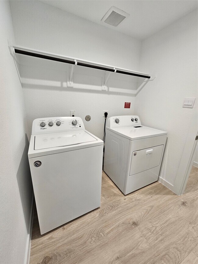 Building Photo - 30018 Foxtail Pne Ct