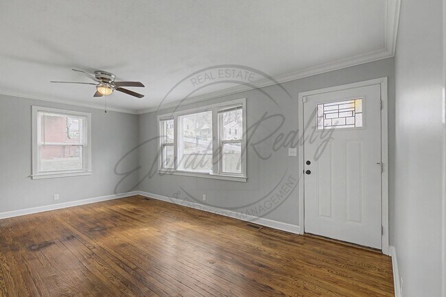 Building Photo - Four Bedroom Ranch with Finished Basement in Clarksville!