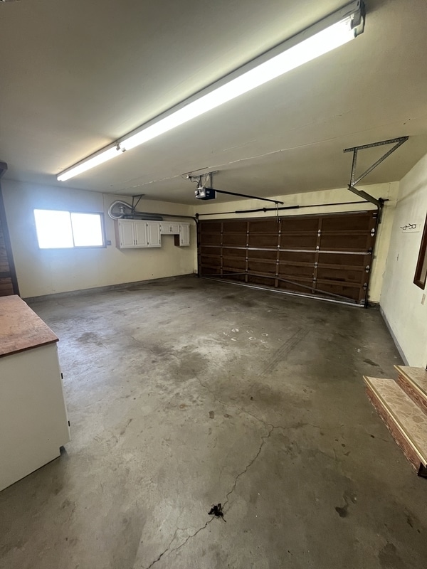 Building Photo - 841 Garden Dr