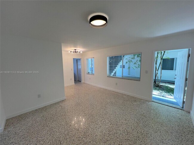 Building Photo - 531 NE 82nd Terrace