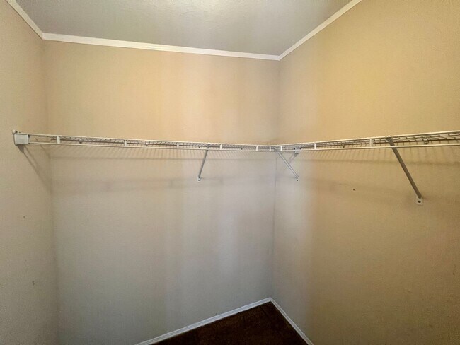 Building Photo - Spacious 4BD/3BA Home in Adkins with Chef's Kitchen & Dual Walk-In Closets!