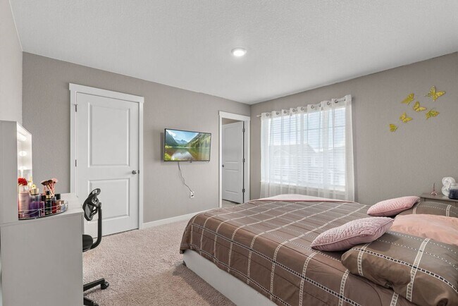 Building Photo - 2186 Prairie Smoke Dr
