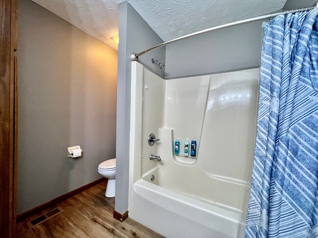 Building Photo - 3 bedroom attached home in Bethany
