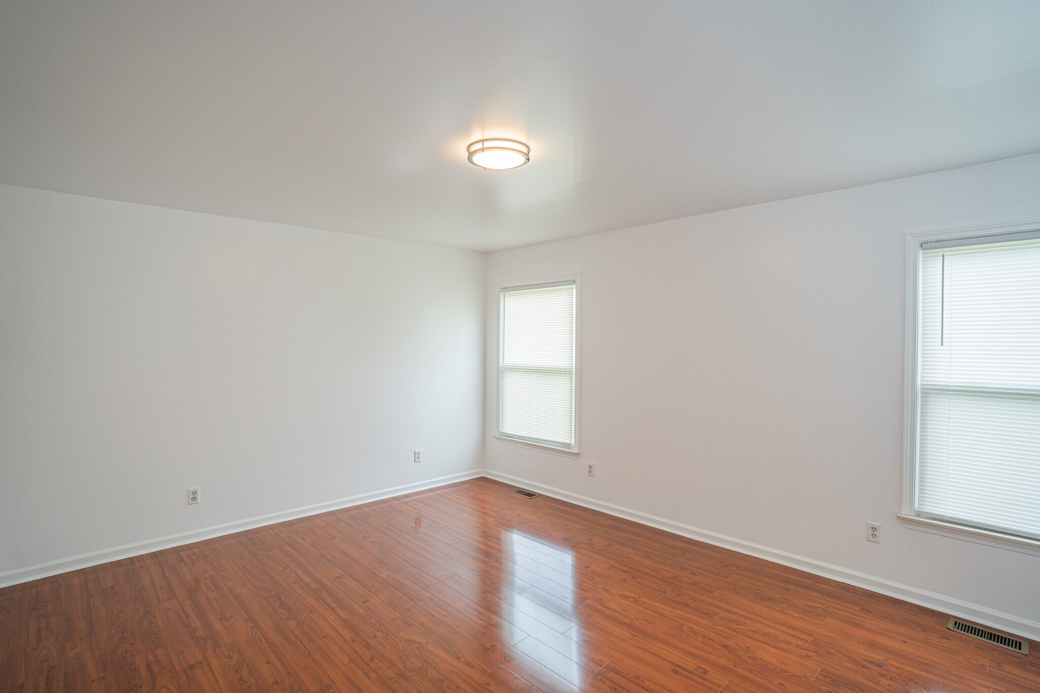 Building Photo - 23060 Berdeno Ave