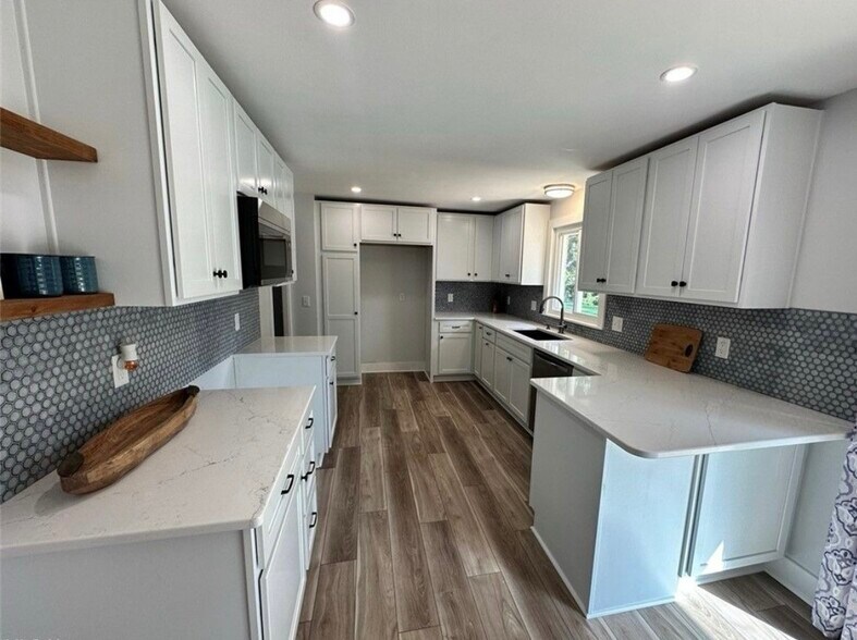 Building Photo - 4834 Echovalley St NW