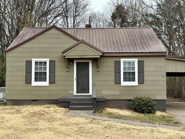 Building Photo - 2 Bedroom Home For Rent Near The Montgomery County Library!