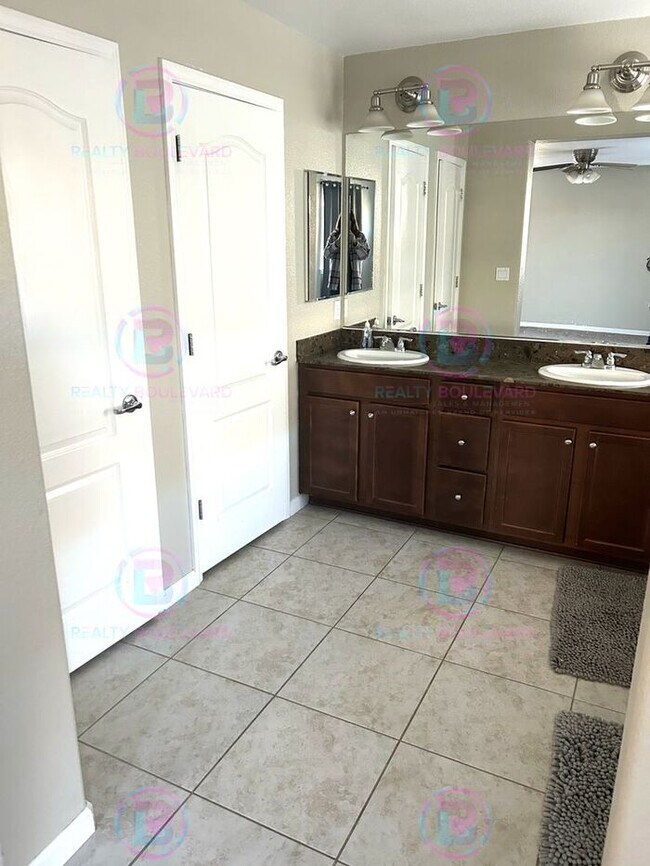 Building Photo - Dayton NV 3 Bedroom, 2 Bath Home with Sweeping Mountain Views