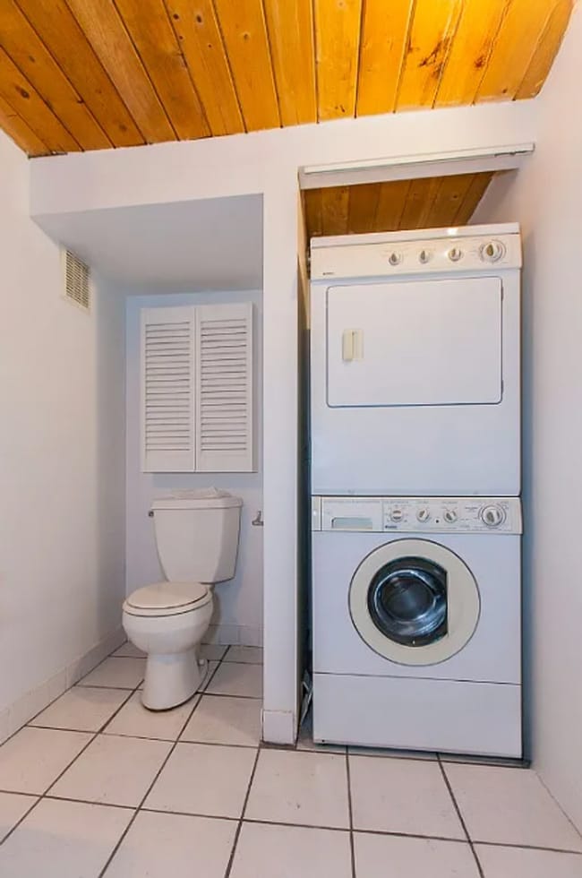 Building Photo - RAVENSWOOD - BEAUTIFUL AND LARGE LOFT FOR ...