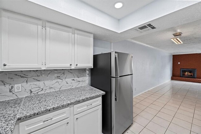 Building Photo - 13163 High Star Dr