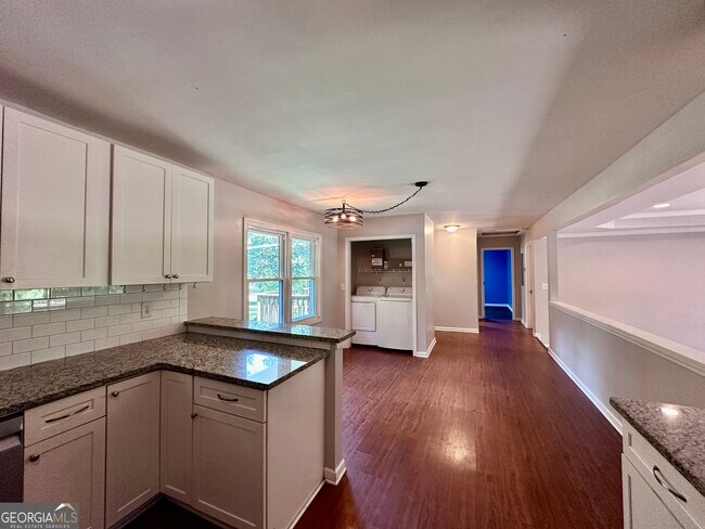 Building Photo - 2475 Hogan Rd