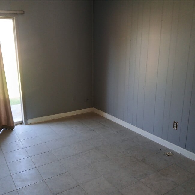 Building Photo - 11223 Spottswood Dr