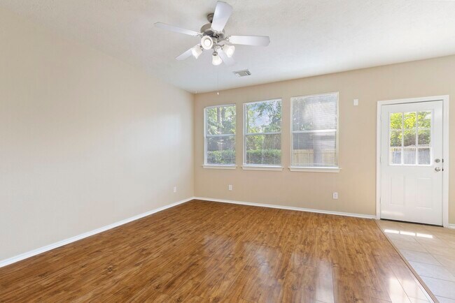 Building Photo - 106 E Stedhill Loop