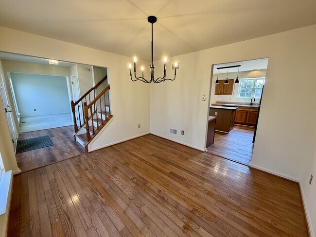 Building Photo - 197 Glenhurst Dr