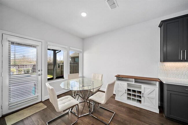 Building Photo - 2334 Calm Channel Ct