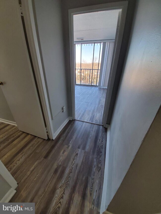 Building Photo - 401 Cooper Landing Rd