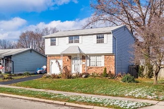 Building Photo - 5040 Norcrest Dr