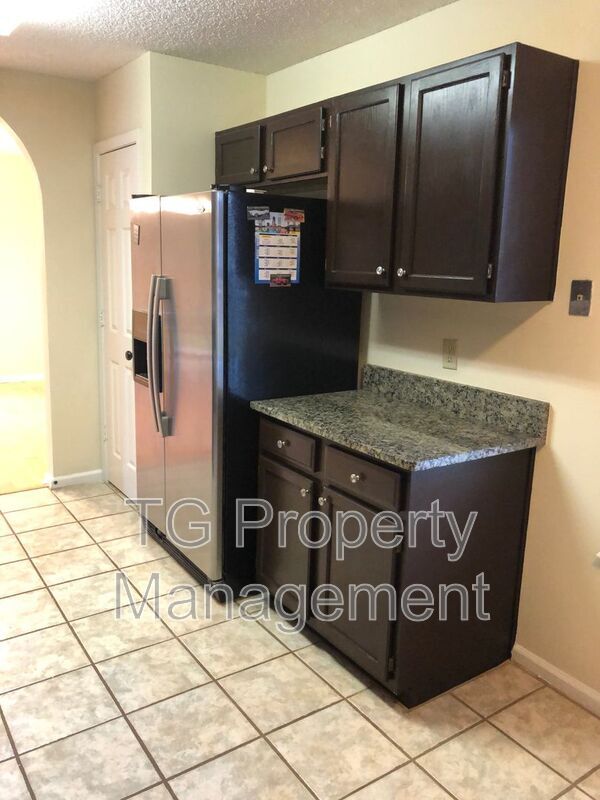 Building Photo - 12910 Forest Glen Ct S