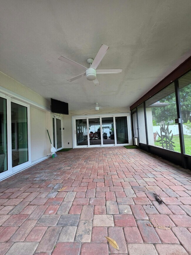 Building Photo - 4250 Marlowe Dr