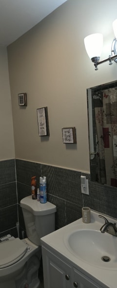 Building Photo - 34-36-36 Nairn Pl