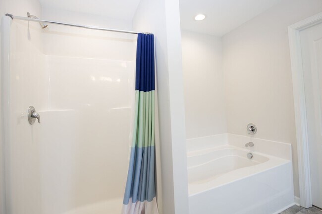 Building Photo - Coming up soon!!!!Centric beautiful proper...