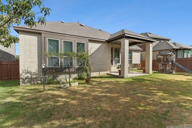 Building Photo - 12142 Buckaroo Ranch