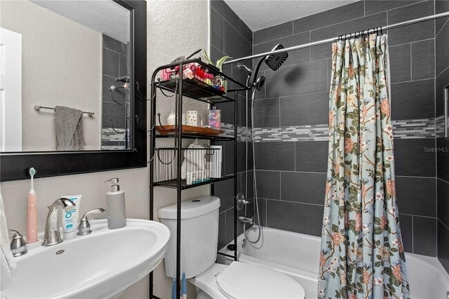 Building Photo - 4215 W Bay Vista Ave