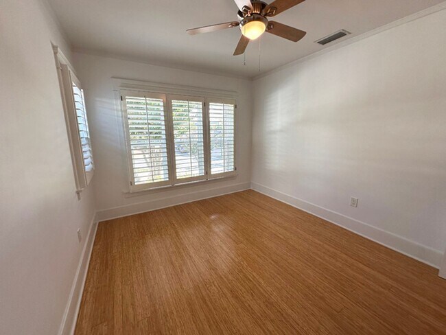 Building Photo - 3 Bdrm/2 Bath Mid-Century Home in Golden Hills Neighborhood of Fullerton