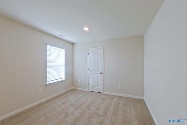 Building Photo - 1067 Pilgrim Ln