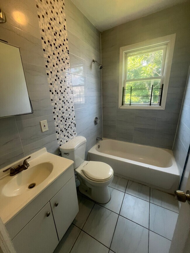 Building Photo - 15-17 Ferdinand St