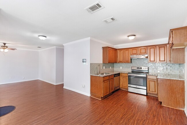 Building Photo - 6433 Leana Ave