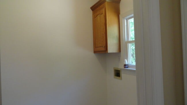 Building Photo - Beautiful home in Seaford
