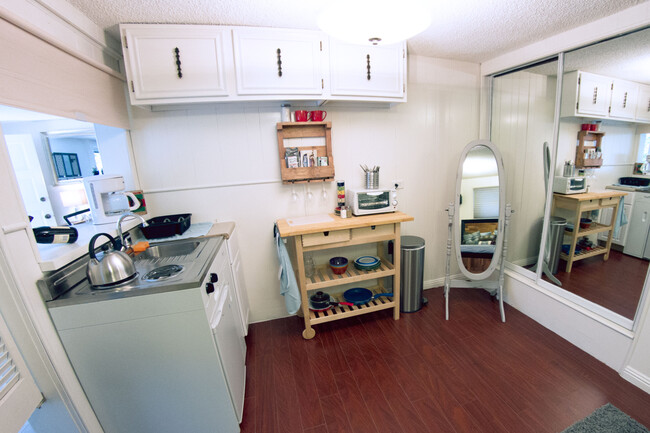 Kitchenette, previous flooring. - 6308 Vista del Mar