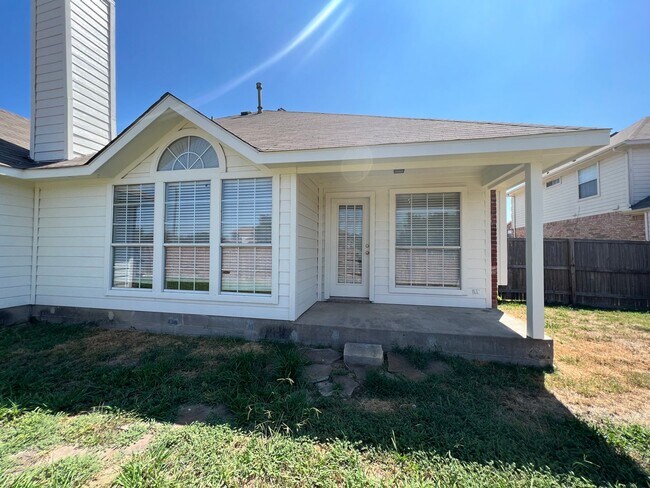 Building Photo - 1141 Nickerson Ln