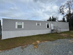 Building Photo - 2/2 in Marianna for $1,000