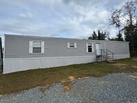 Building Photo - 2/2 in Marianna for $1,000