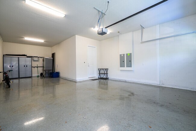 Building Photo - 11142 Lemon Lake Blvd