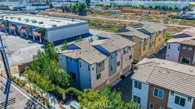 Building Photo - 609 Savi Dr
