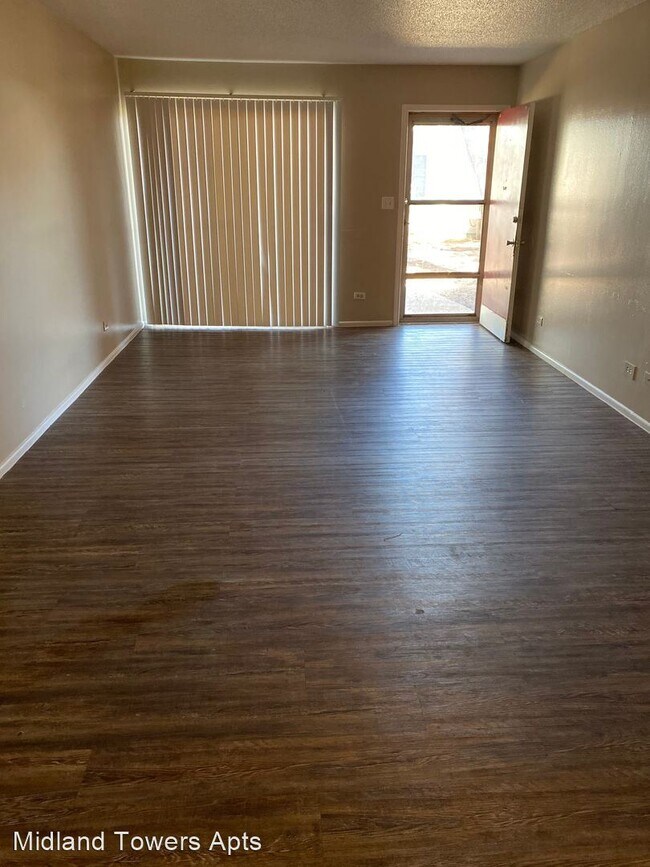 Building Photo - 2800 W Illinois Ave