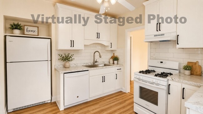 Building Photo - 3744 W Leland Ave
