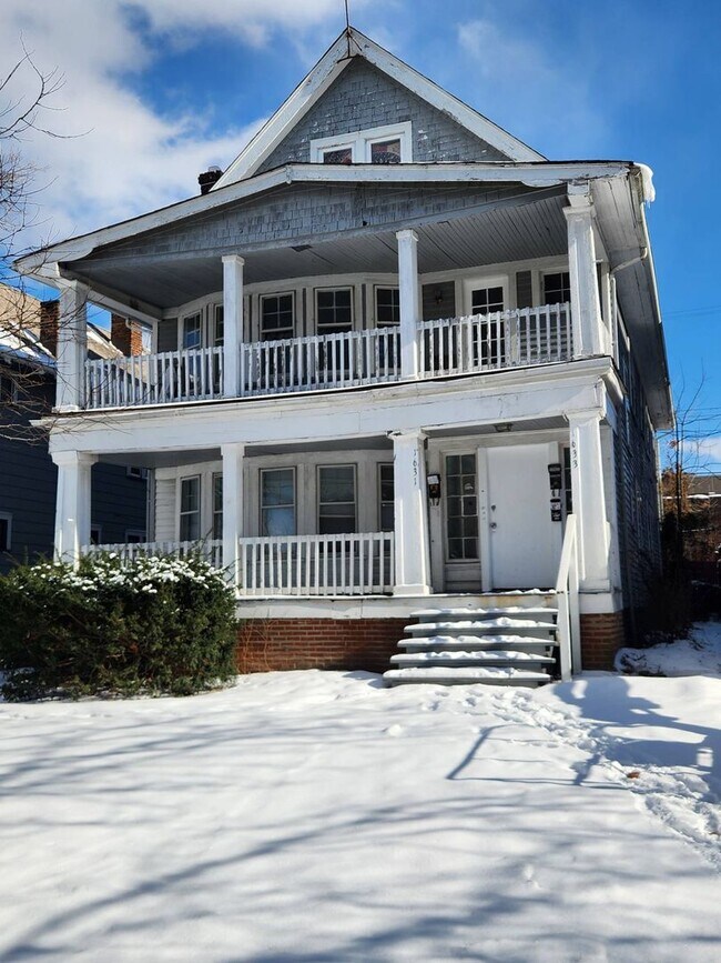 Building Photo - 1631 Hillcrest Rd
