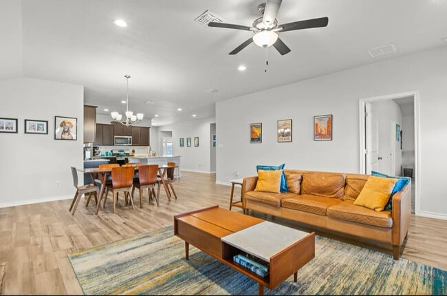 Building Photo - 7302 Star Gazer Dr