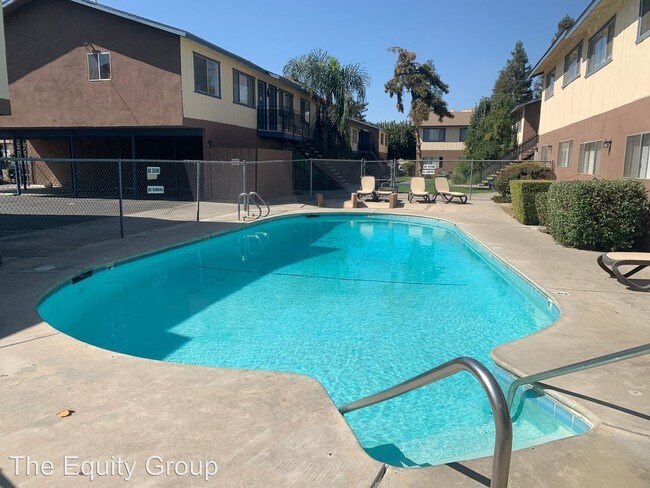 Building Photo - 615 S Demaree St