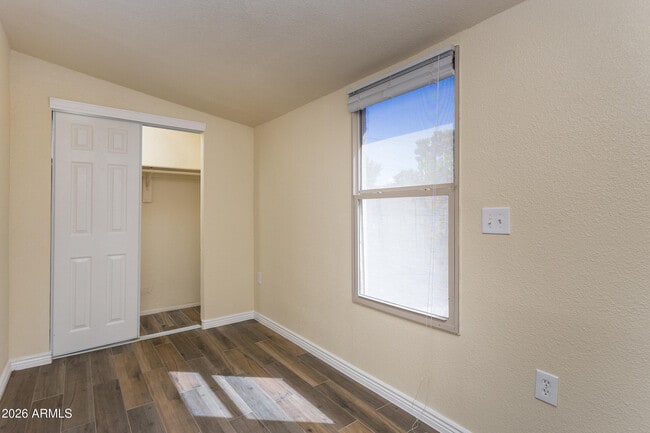 Building Photo - 1646 E Indianola Ave