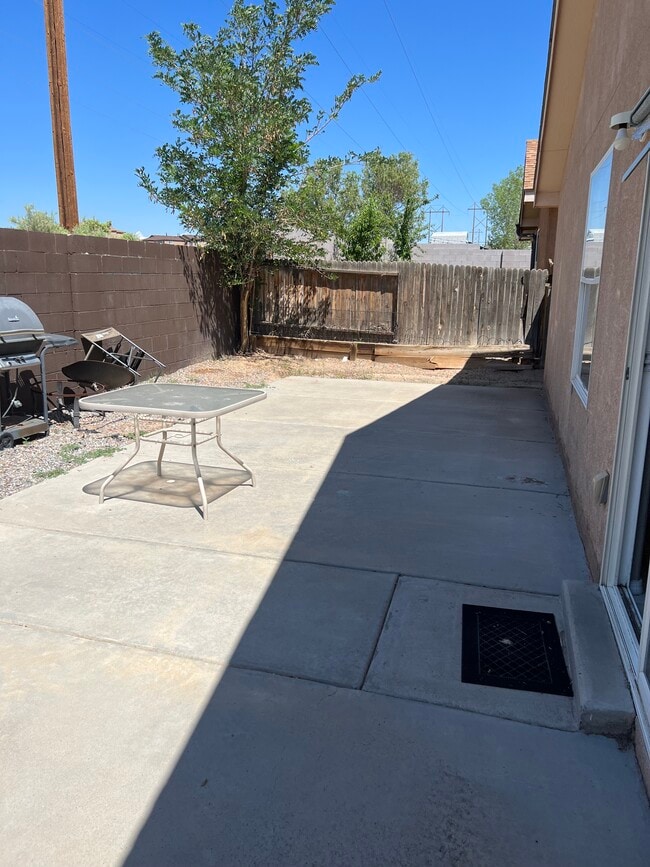 Building Photo - 2763 Butch Cassidy Dr SW
