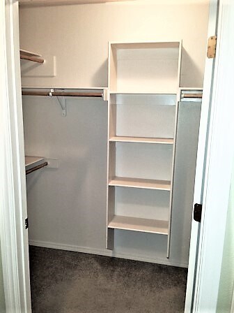 Building Photo - 1806 Knollcrest Cir