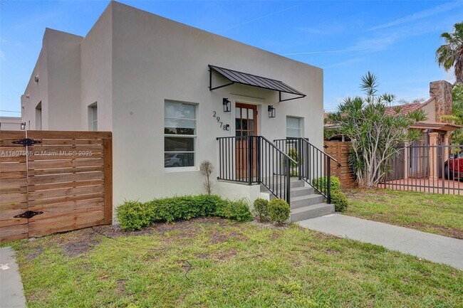 Building Photo - 2978 SW 14th St