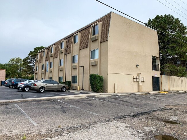 Interior Photo - Madeira Court