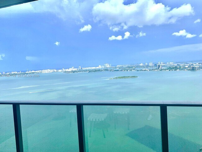 Building Photo - 650 NE 32nd St